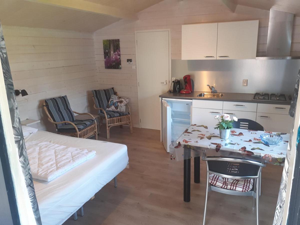 Stellechalets Op Vakantiepark Stelleplas - Heinkenszand Exterior foto